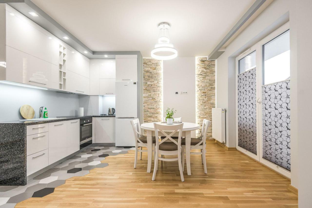 Apartament 48M W Centrum Grojca Grojec  Luaran gambar