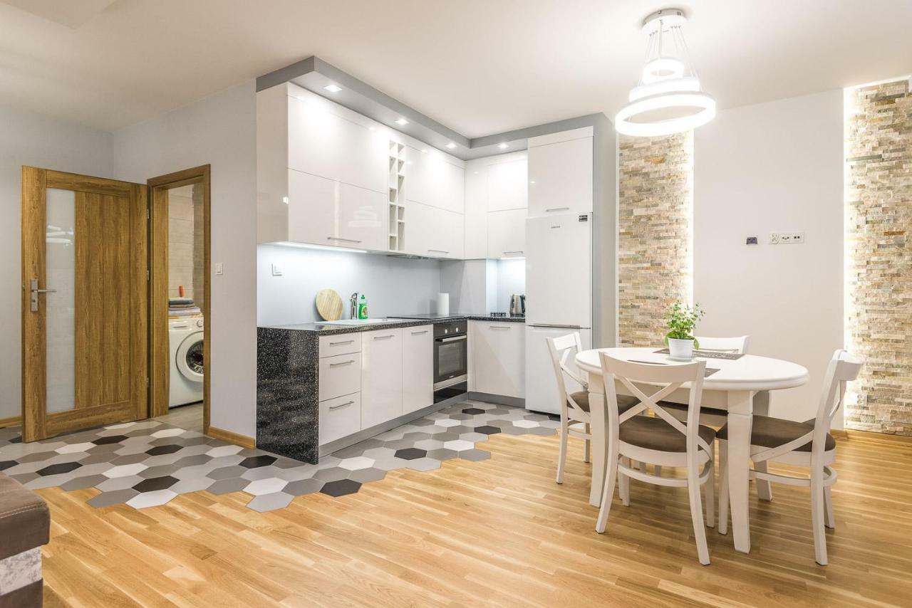 Apartament 48M W Centrum Grojca Grojec  Luaran gambar